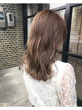 シュプール(SPUR) 大人可愛いナチュラルハニーベージュ×毛先ウェーブロング