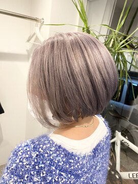 ラボトツカ(LABO totsuka) シルバーアッシュのハイトーンボブ