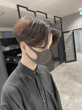 アンダーバーホワイト(_WHITE) 松尾蓮 韓国 センターパート