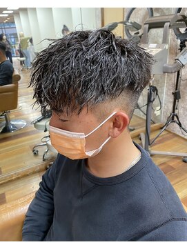 イエローコーン 金沢文庫店(YELLOW CORN) ツーブロックメンズマッシュパーマ/フェードカット/波巻きパーマ