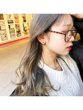 クロ(Kro) ミルクティーベージュ