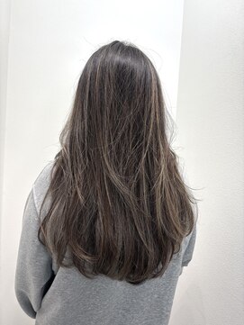 アミューズ(amuse) どの世代でも似合うふんわり上品ハイライト