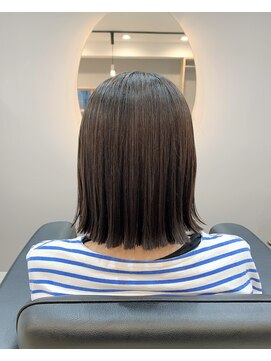 レジョワイユコンペール(Les Joyeux Comperes) ぱつっとボブ