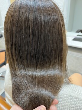 モコ(MOCO) ミラーシャインロングカフェラテベージュ