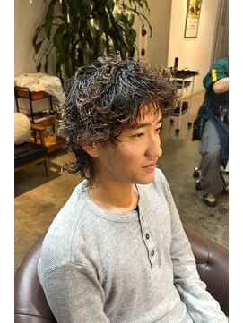 ビハインドザカーテン(BEHIND THE CURTAIN) 【外国人風癖毛パーマ】メンズスタイル