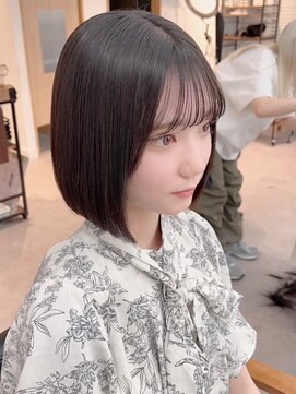 ネオリーブ クーロ(Neolive curro) 小顔タッセルボブ×暗めカラー[酸性ストレート/縮毛矯正/韓国]