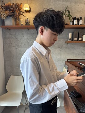 テーラー(Tailor) スペインカール風カット