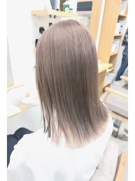 ペールピンクベージュ　［亀有駅/ブリーチ/透明感カラー］