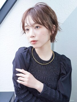 ナツヤ(NATSUYA) 前髪あり耳掛けのショートヘア外ハネ