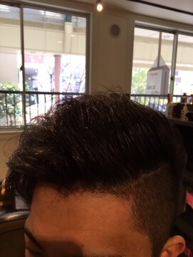 ヘアプロデュースハイドアウト(hair produce hydeout) ファンキーアシメ