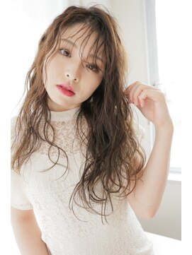 アメリ(Amelie) ボリューミーパーマで美人ロング