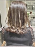 毎日可愛いなれるくびれレイヤー レイヤーカット