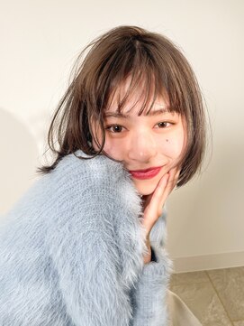 トゥコ(tuco) グレージュ　ボブ  ケアブリーチ　ベージュカラー　ミニボブ