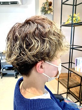 ユリイカビヨウシツ プードルパーマ