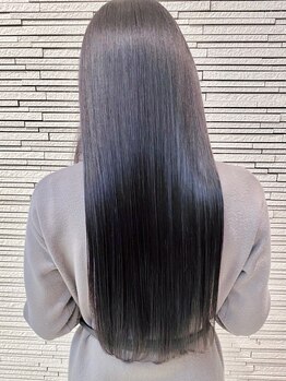 ヘアーアンドメイク ソファー 泉中央店(hair&make Sofa)の写真/ダメージを気にしないで艶々になる!!最新☆縮毛矯正!!アイロンを使わず、根元からふわっと仕上がります♪