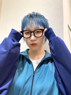 シオ ヘアー デザイン(Sio. hair design) 鮮やか ブルー