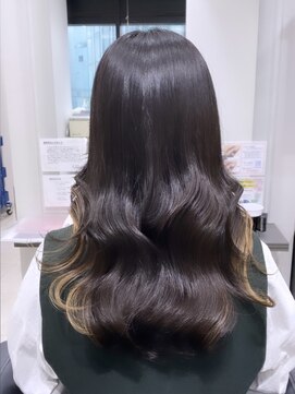 アイビー(ivy) ベージュインナーカラー＊韓国風セミロング20代30代40代