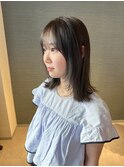 ミディアムレイヤー/顔まわりレイヤー/グレイジュカラー
