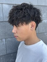 ヒュイル バイ ニアウ(Hwyl by Niau)&nbsp;メンズマッシュパーマ波巻スパイラルパーマニュアンスパーマ眉毛