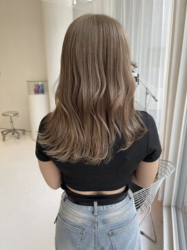 ハイブ 金沢(Hive) ブリーチハイトーンミディアムレイヤーミルクティーベージュ