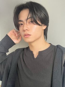 トリッカ 代官山(tricca) センターパート/ニュアンスパーマ/韓国ヘア/黒髪/毛流れパーマ