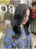 センター分けミディアム×ブルーブラック