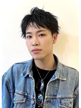 リタ(Lita) 刈り上げナチュラルマッシュ