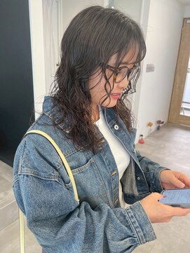 ミュラ(mulah) セミロングエアリーパーマ＊抜け感ラフウェーブシースルーバング