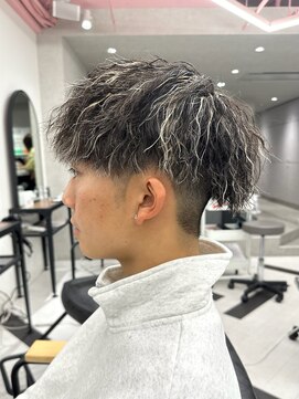 ロウ トウキョウ 八王子店(RAW TOKYO) ツイストパーマ シャドウパーマ ホワイトメッシュ 八王子駅