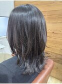 秋のイメチェンにおすすめ、ミディアムウルフ