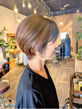 ヘアードレスビュー(hair dress V.I.E.W) シルエットが綺麗なショートスタイル