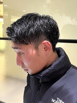 《メンズサロン》スーツにも私服にも似合う2WAYスタイルを提案。できる男を演出[尼崎]