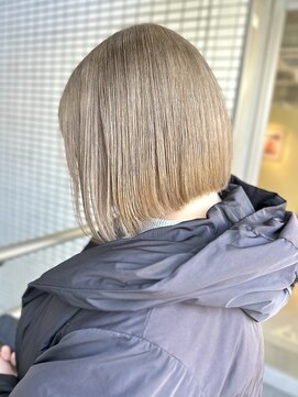 ロジェ(loje) 20代30代40代 イメチェンハイトーン/ミルクティーベージュ/ボブ