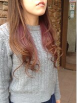 エノモト(ENOMOTO) インナーカラーベージュ系×シアーピンククセ毛風パーマ