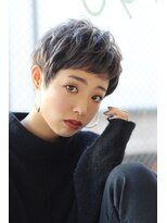 ノーヴェ(Nove)&nbsp;セシルカット風マッシュショート×プラチナグレー