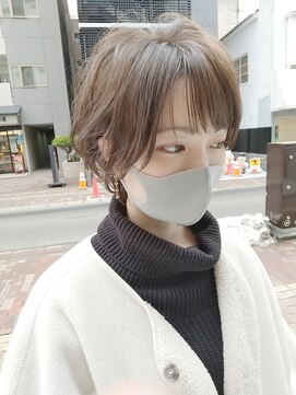 ヘアーメイクオズ(hair make O/S) 担当 照井 小顔ベージュショート