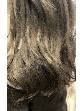 ヘアサロンM 新宿 定番グレージュ
