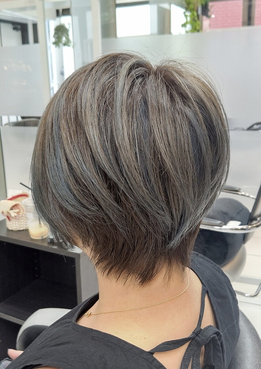 ブルーグレー、白髪染めブリーチオンカラー、脱白髪染めカラー