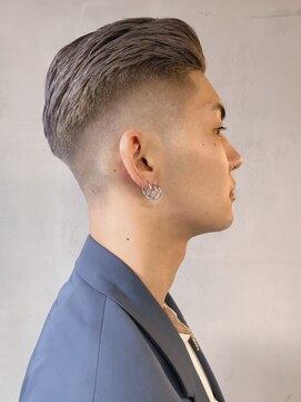 フランクスバーバーリザーブ 人形町店(FRANK’S BARBER RESERVE) ダブルカラー×フェード