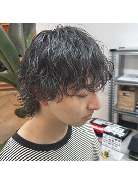 モーブ(MAUVE) 波巻きツイストスパイラルパーマメンズマッシュ
