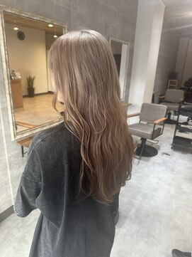 ナズ 函館昭和店(Na'z) ミルクティーベージュ/函館/ブリーチ/ハイトーン