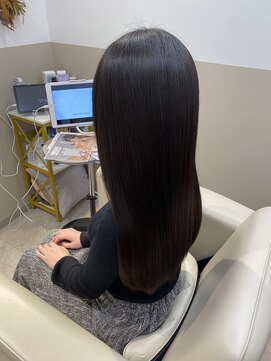 シュヴーブリヤン(cheveux brillants) 【美髪縮毛矯正】清楚さと艶を両立する髪質改善トリートメント