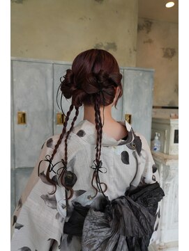 カムジーヘッド(COMEGHEAD) ヘアセット