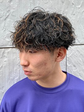 ジーニー 新百合ヶ丘(Genie) フェザーパーマサーフカール刈り上げセンターパート