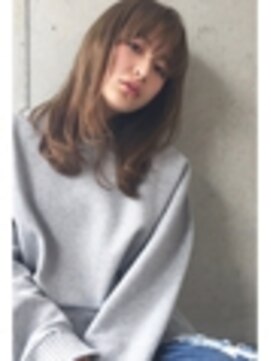 アレーン ヘアデザイン(Alaine hair design) シックなベージュ系カラー×ルーズなミディアム