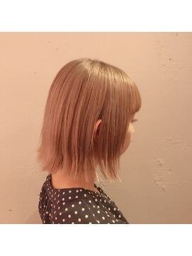 ピチカート(pizzicato) 切りっぱなしボブ　プラチナベージュ
