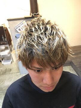 バーバー スタジオ ラフテル(Barber Studio RAFTEL) 外ハネ、マッシュ