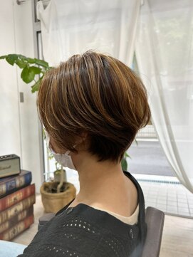 プシュケ(PSYCHE) アッシュベージュ大人奥行きショートスタイル透け感バング