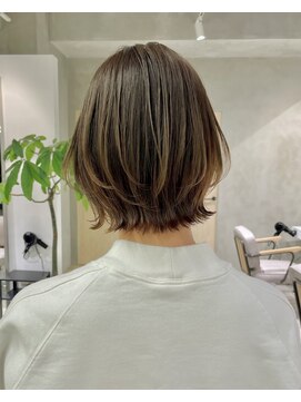 バレットプラス 銀座(VALETTE+) 首がキレイに見えるレイヤーボブ