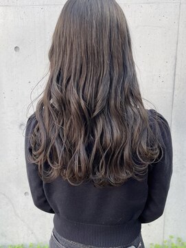 ラ ファブリック 草加(LA FABRIQUE) オリーブアッシュカラー　ゆるふわロング　草加